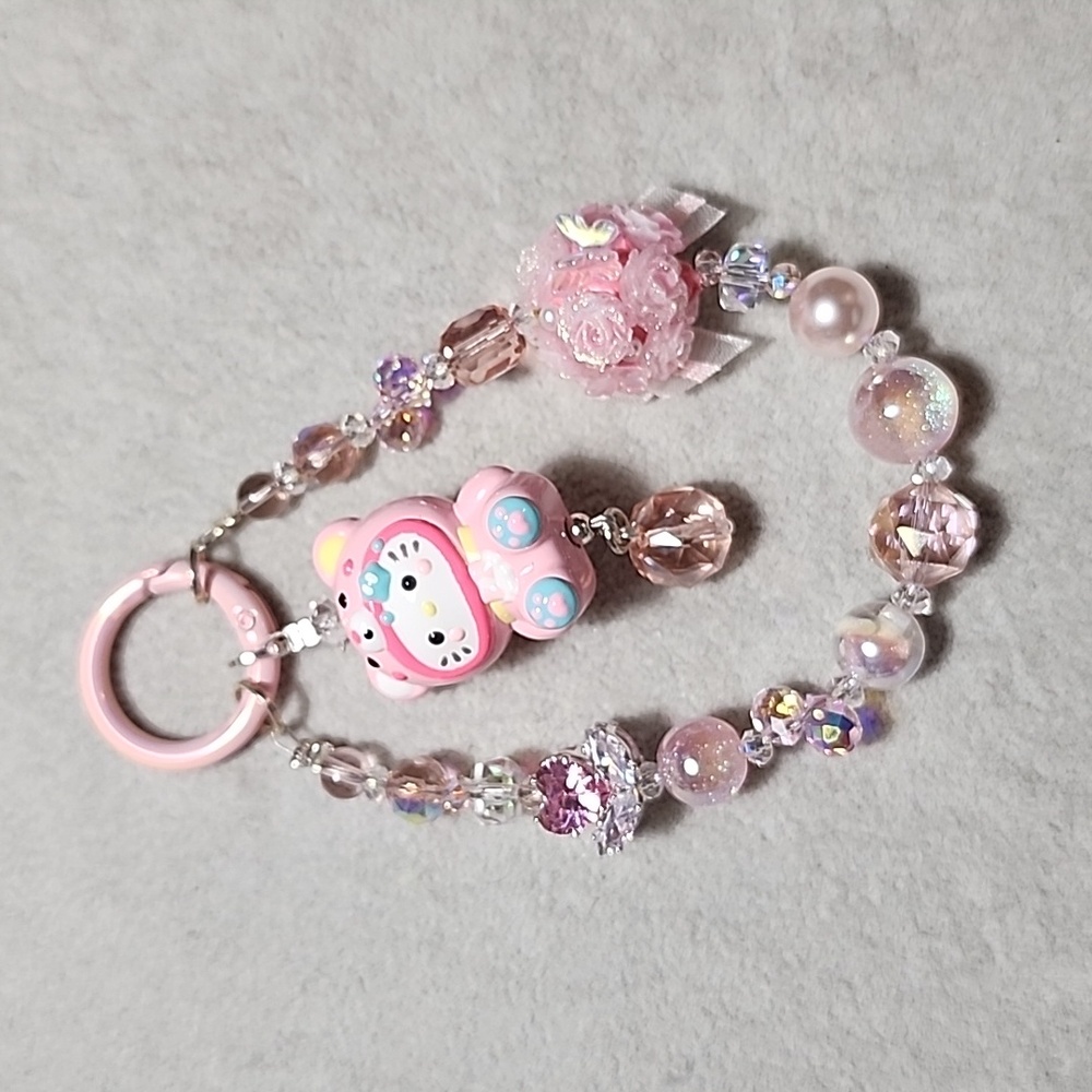 Handmade Hello Kitty Keychain - Picture 2 of 3